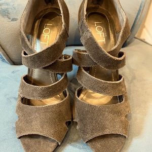 Loft gray size 6.5 peep toe heels